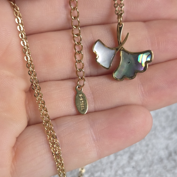 Elegant Mother Of Pearl And Abalone Necklace & Earring Set - Picture 3 of 5